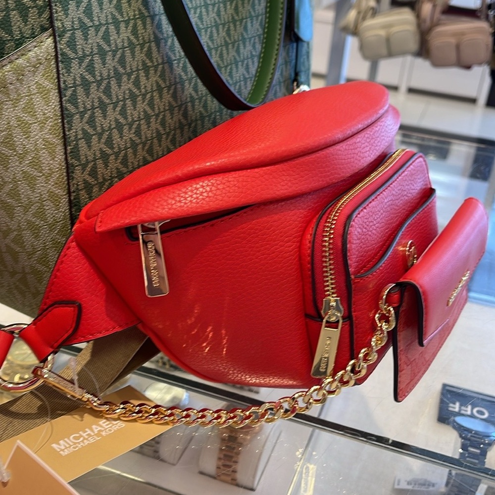 MICHAEL KORS
Maisie Large Pebbled Leather 2-in-1 Sling Pack
Dark Sangria 
NWT - Picture 5 of 16